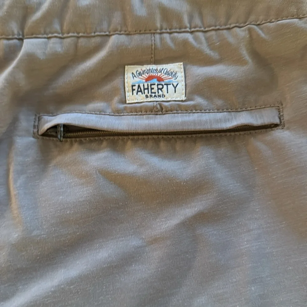 FAHERTY khaki shorts